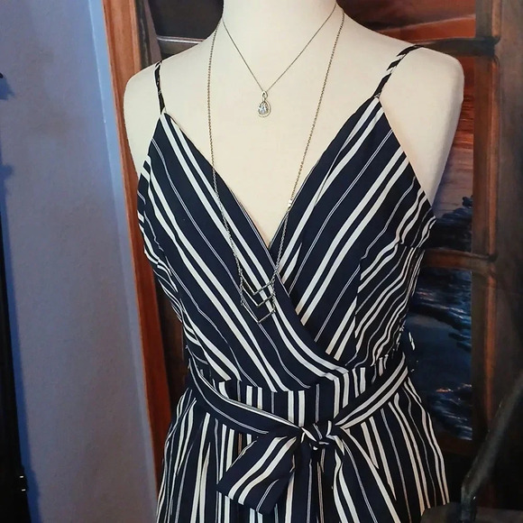 BRAND NEW!!! Womens jumpsuit navy and white stripes size large runs MEDIUM - Picture 9 of 9